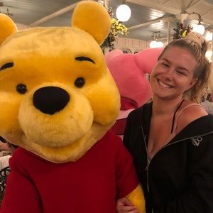 Meet your Posher, Mackenzie